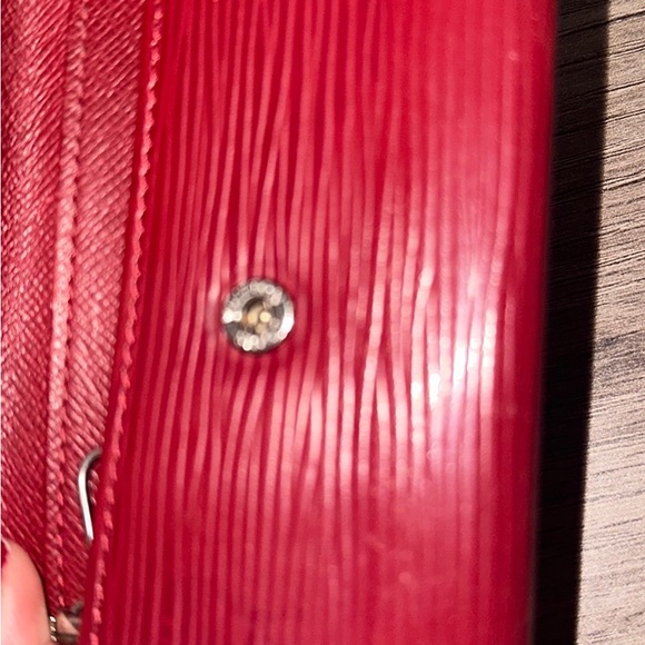 Authentic Louis Vuitton Bordeaux Epi Leather Key Holder - Picture 6 of 10